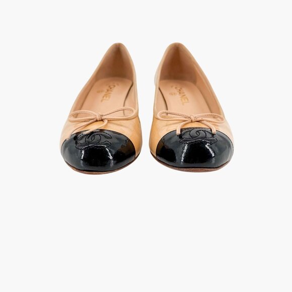 Chanel Beige CC Cap Toe Kitten Pumps Size 39.5 US 8.5-9 Two Tone Low Heel Bow - Picture 5 of 16